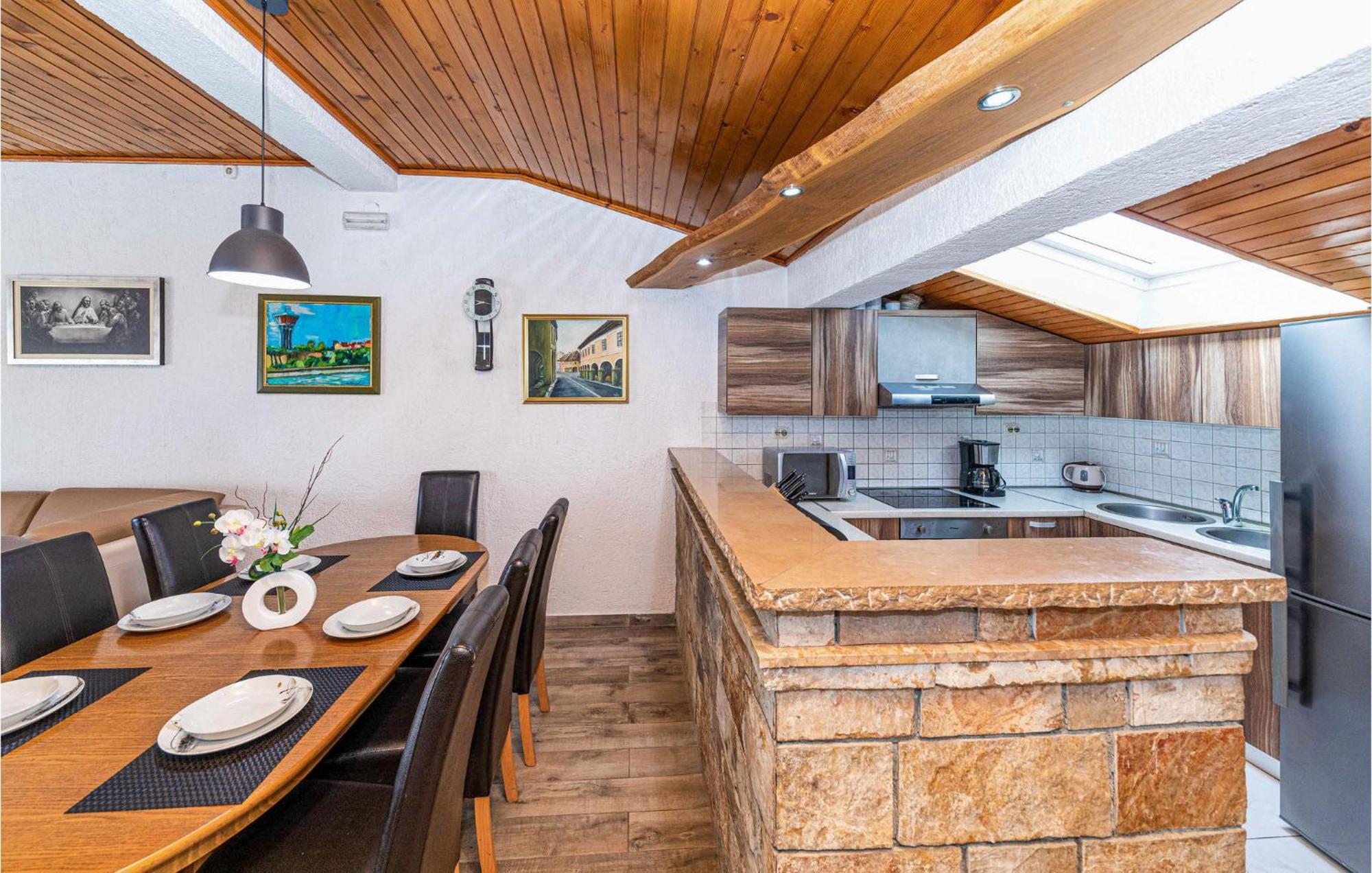 Nice Apartment In Kastel Stafilic With Sauna คาชเตลา ภายนอก รูปภาพ